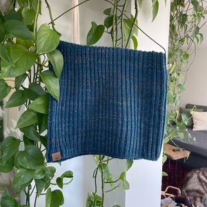 Brand New Never Worn Roots Infinite Scarf